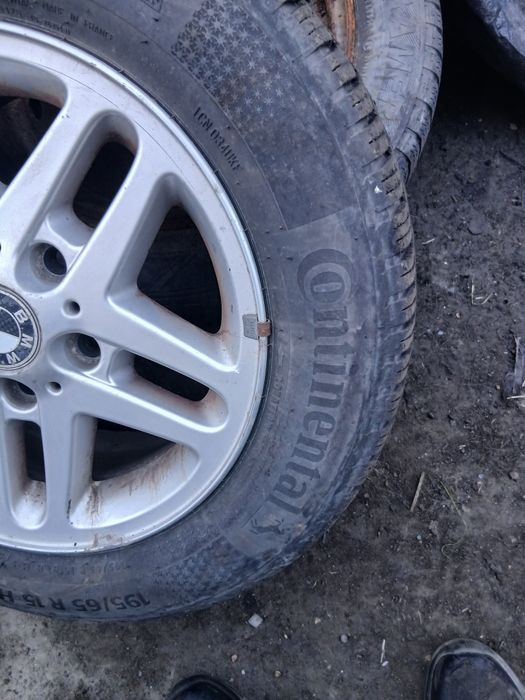 Jante cu anvelope mixte  195/65/15 bmw e46  dot 2024