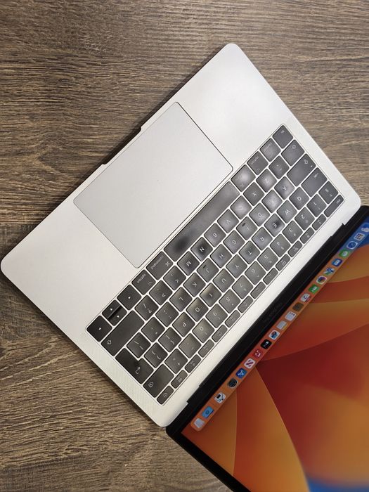 Macbook Pro 2017 8 GB RAM 256