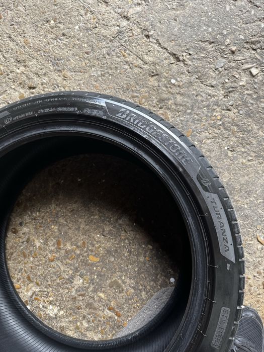 245 40 19 Bridgestone dot 0923 98y