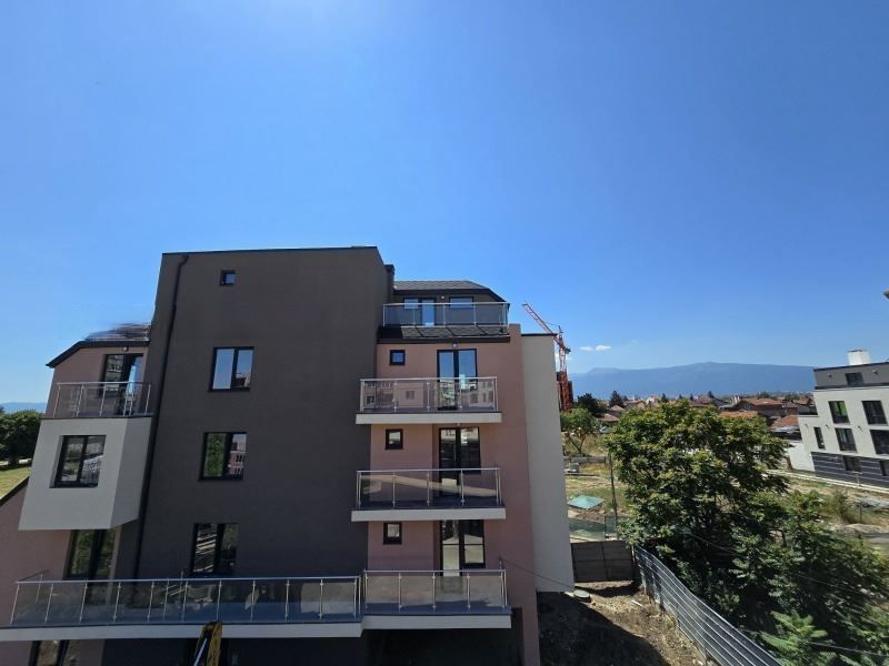 Продава се Тристаен апартамент в София, Левски В - 155 кв.м за 1581 €/кв.м - Снимка #4