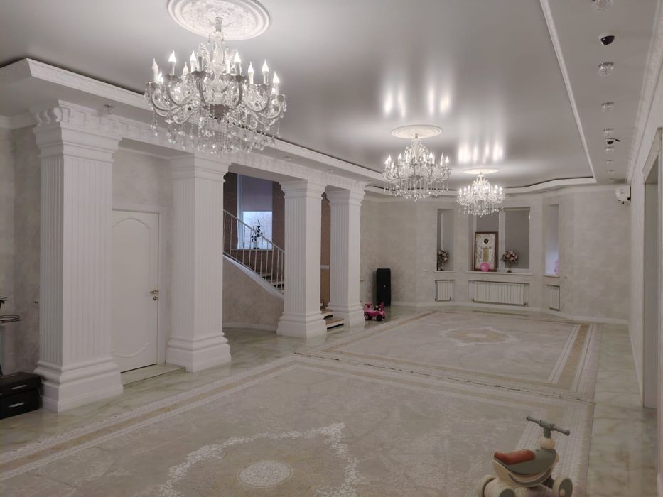 Продам дом за тойота центром