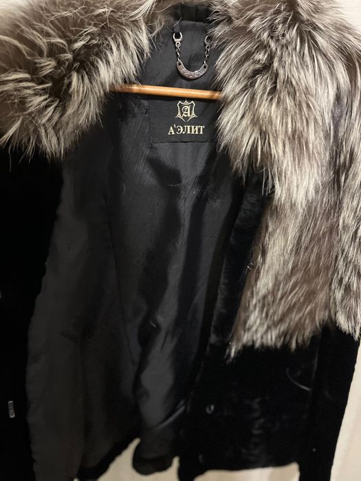 Шуба мутон с воротом чернобурка