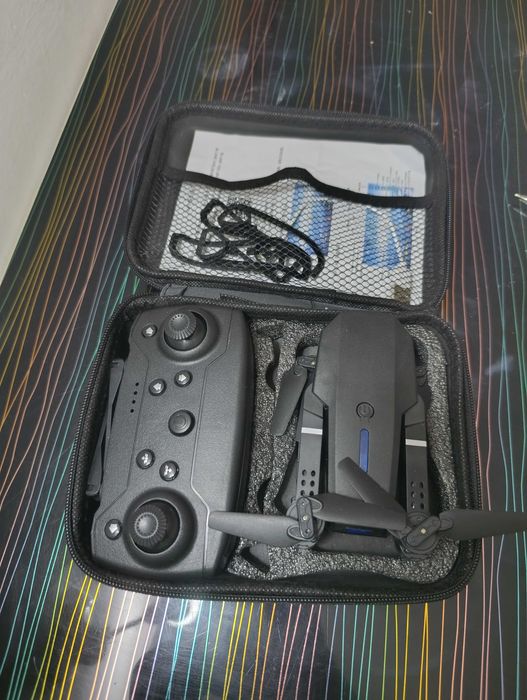 Складной дрон с камерой