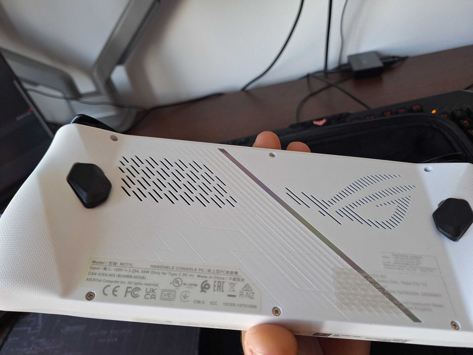 Vand Consola ROG Ally