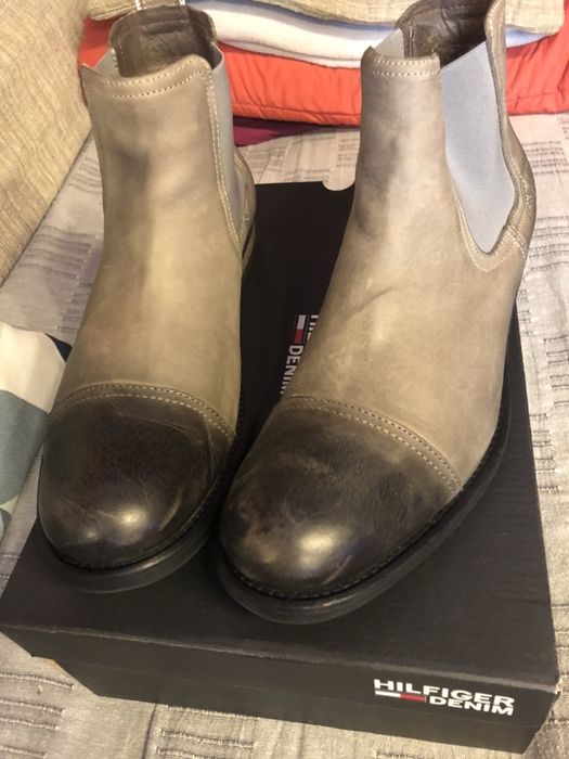 Vand ghete originale Tommy Hilfiger, marime 42 ( merg si pt 43)