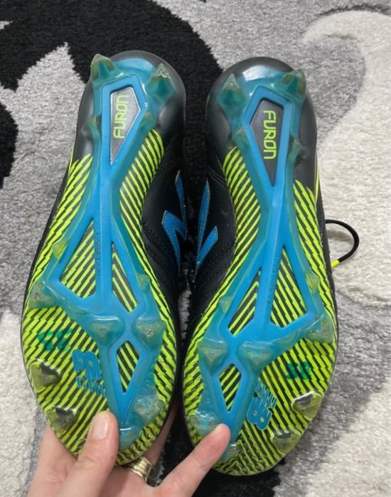 Ghete de forbal New Balance