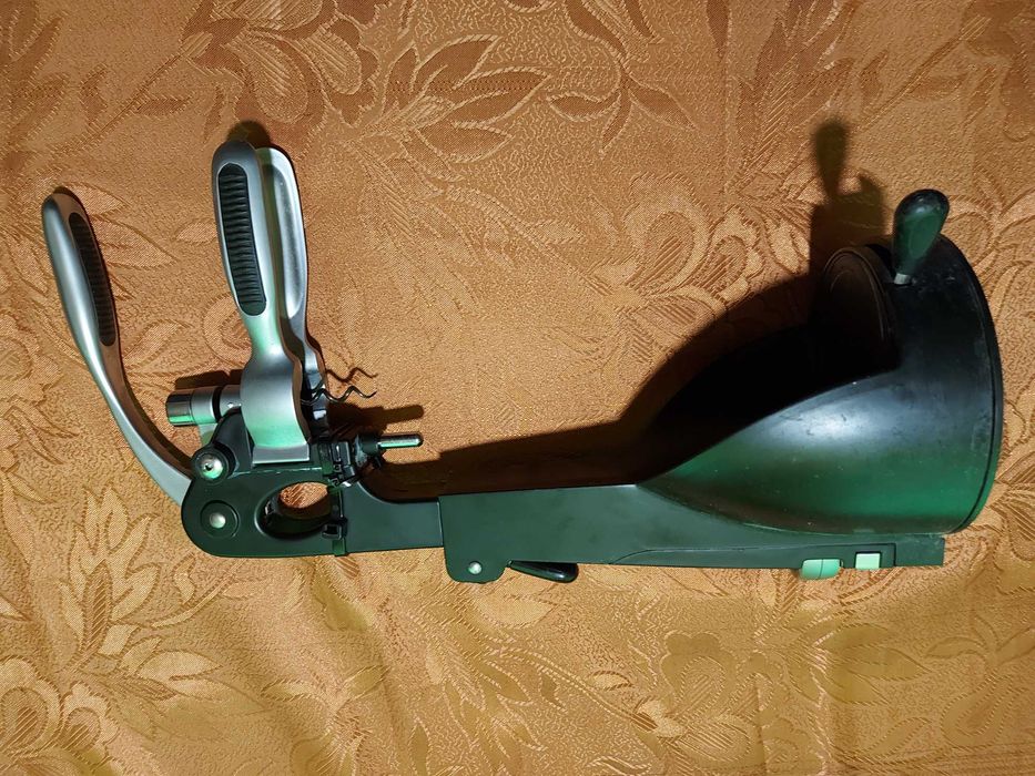 Aparat pentru desfacut sticle cu vin (folosit), cu ventuza ptr fixare