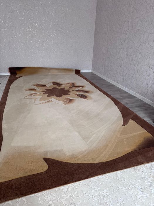 Продается шерстяной ковер