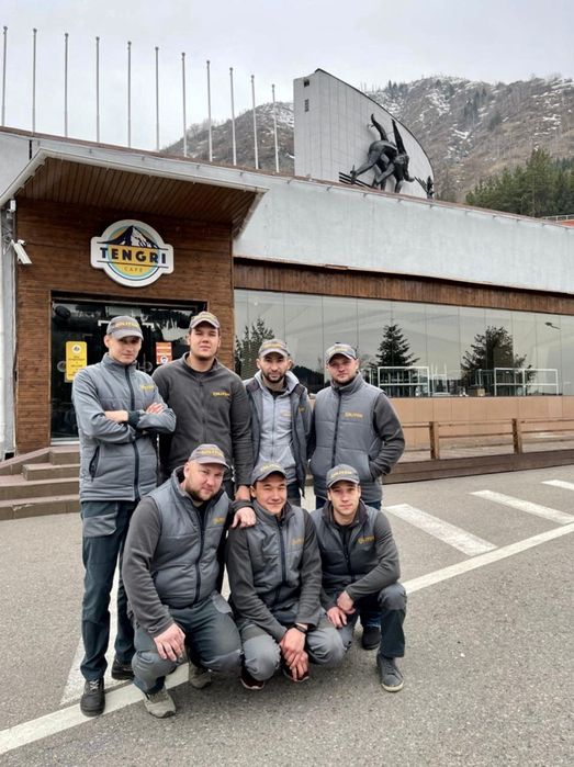 грузчики алматы. грузчики фото. разнорабочие 24/7. грузчики казахстан. грузовое такси.