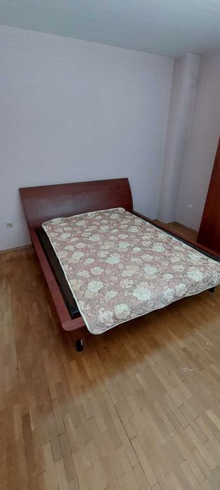 гардероб и спалня за матрак 180 на 200