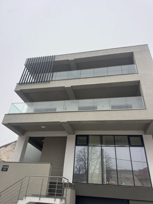 Balustrada din sticla securizata pentru balcoane