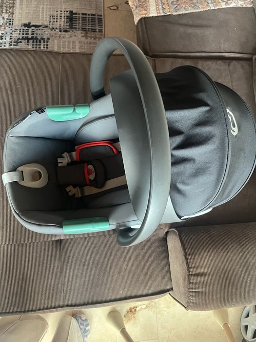 Cybex Aton B стол за кола