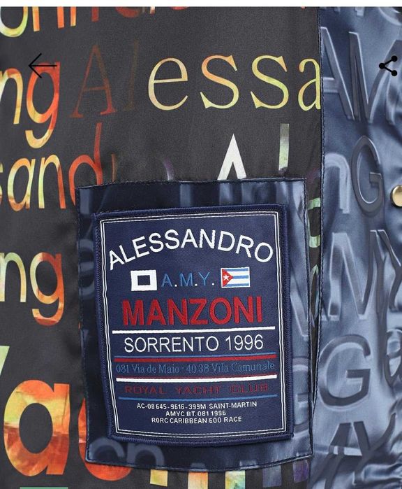 Плащ женский с логотипом