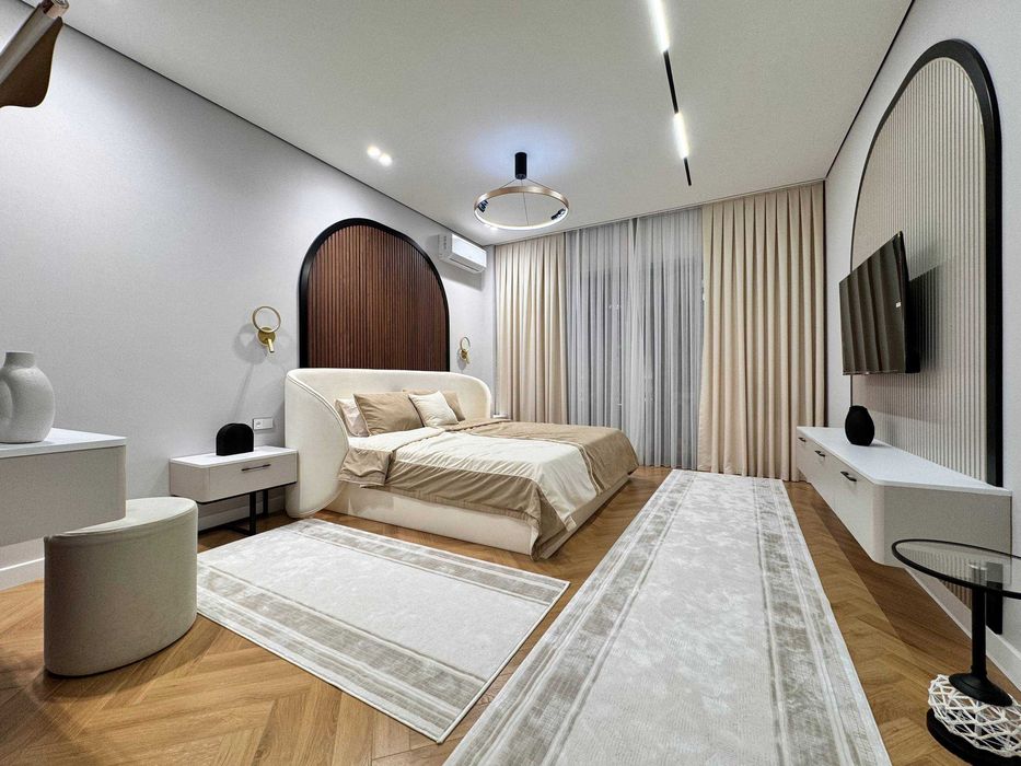 Сдаю 4х ком Комнатную Квартиру Центре Города ЖК Милано !!!