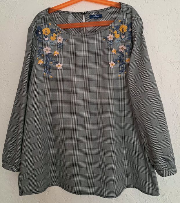 Дамски дрехи-М размер-25€ всички