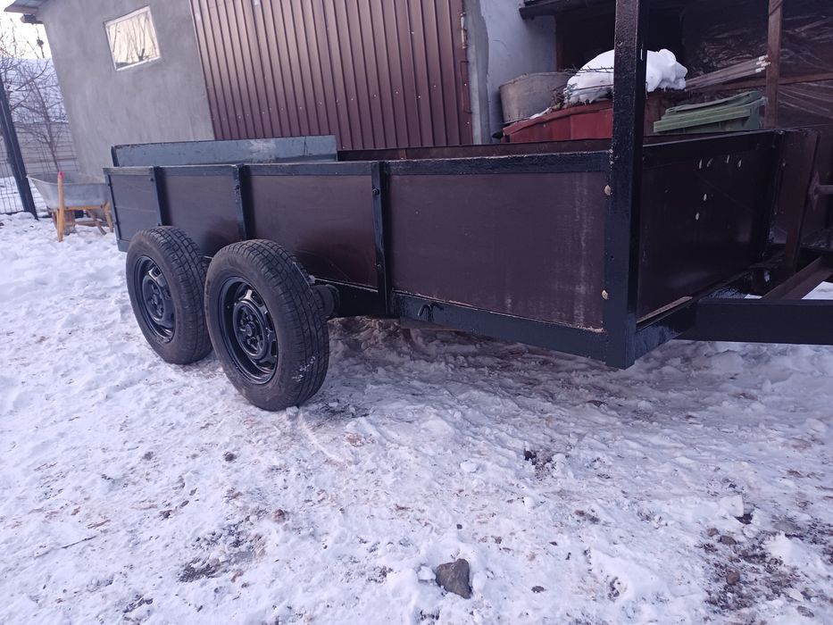 Vand remorca auto neânmatriculată.