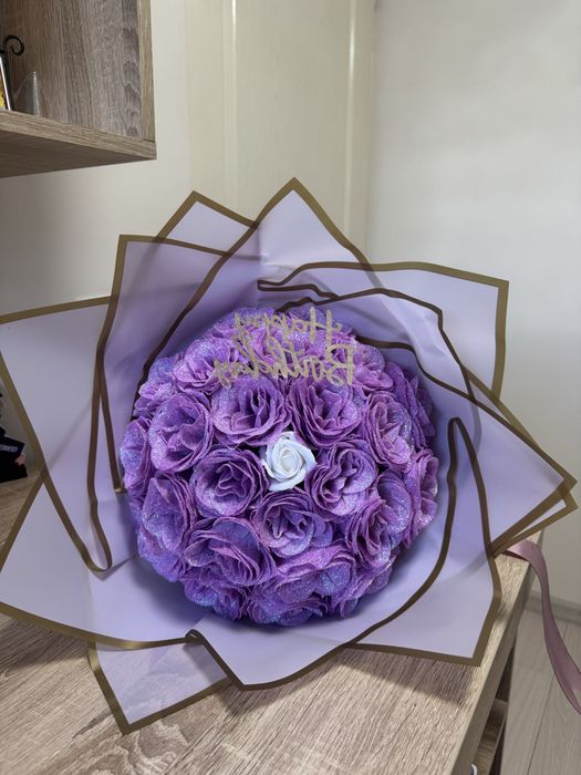 Buchet de trandafiri mov