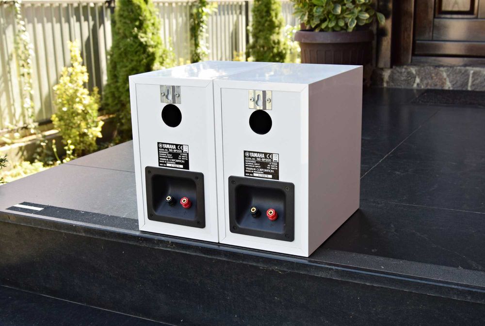 Boxe Yamaha NS-BP 200