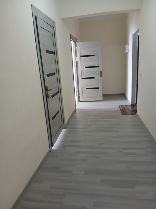 Срочно Бес кридит 2 хоналик 4 этажда квартира сотилади 45 квадрат