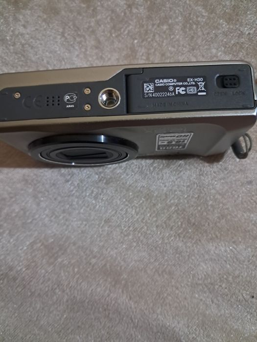 Фотоапарат Casio EX-H30 16,1 Mp