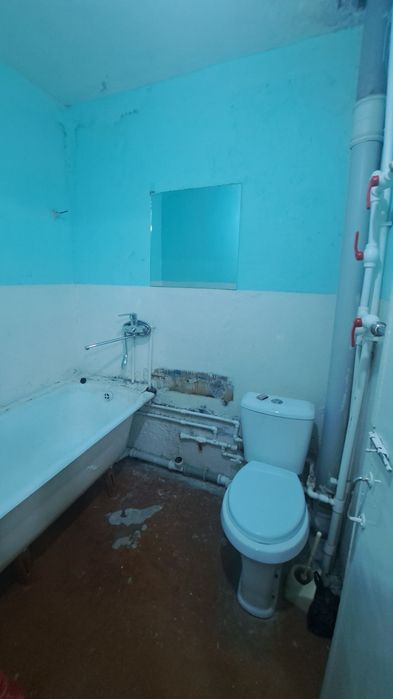 Чирчик шахар 
3-микрораён
#1-хона 2-этаж 
Квартира ижарага берилади