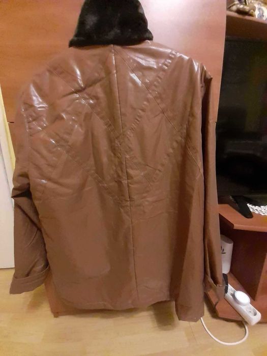 дамско яке с пухкава яка