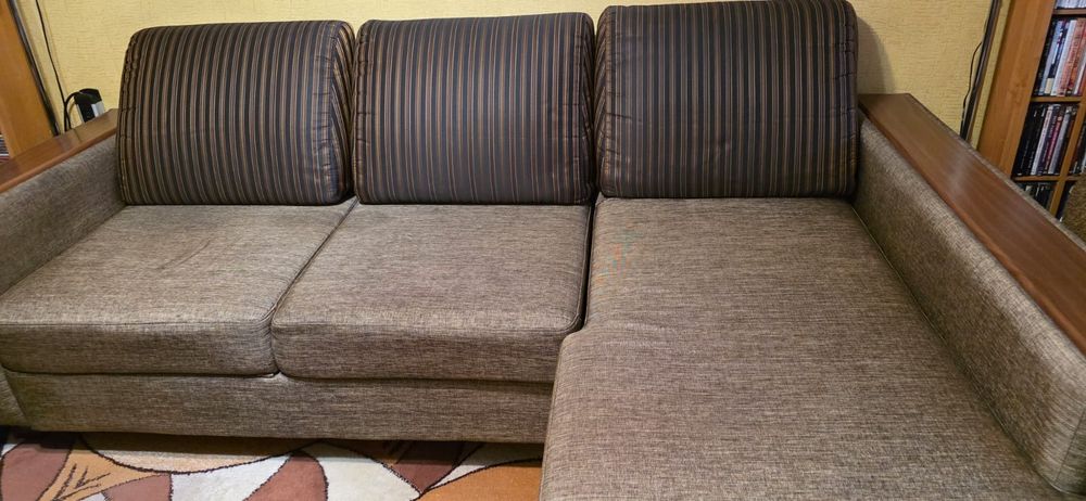 Продам диван угловой