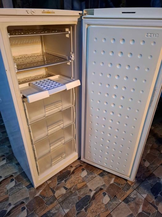 Racitor  /  Combină Frigider Congelator
