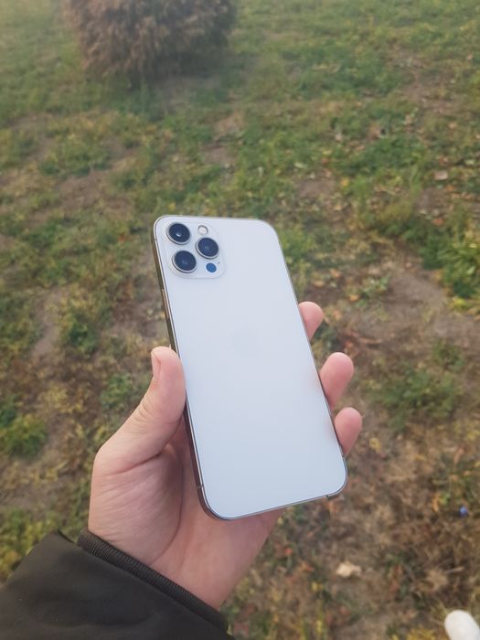 iPhone 12 Pro max ideal