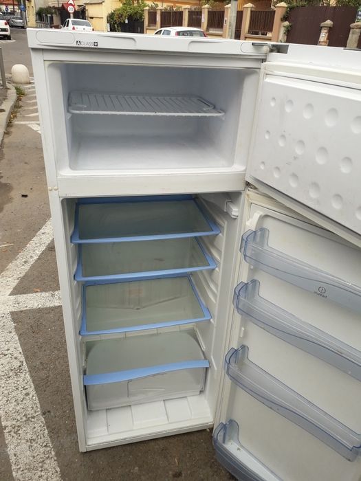 Frigider mediu frigider 2 usi functional