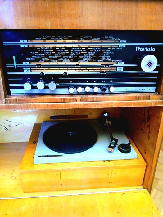 Ocazie!Radio cu lămpi Electronica Traviata S692A si pickup RFT Ziphona