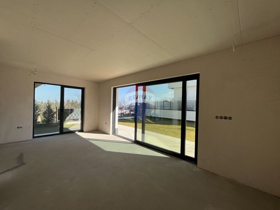 Двуетажна къща с морска панорама, м-ст Манастирски рид, гр. Варна ТМ