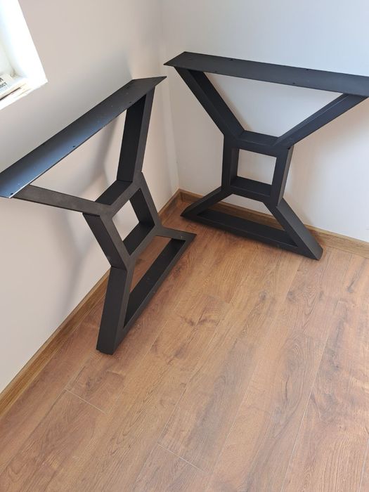 Метални крака за трапезни, холни маси и пейки