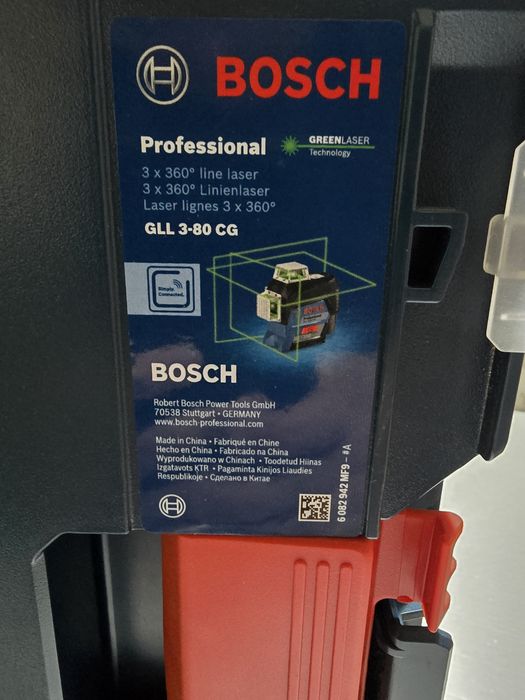 Лазерен нивелир Bosch GLL 3-80 CG, 30м, с батерия, зарядно и аксесоари