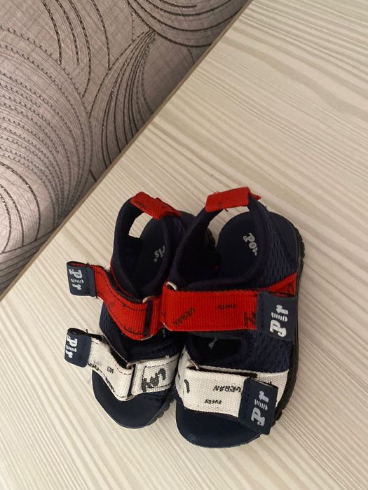 Продам новые сандали