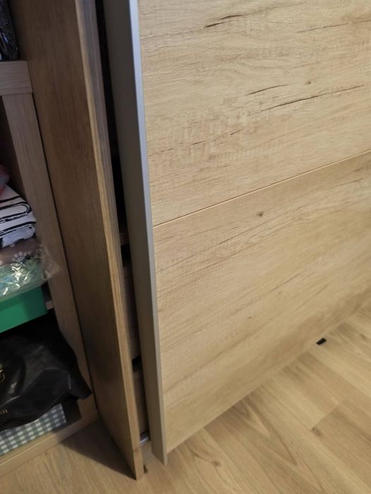 Гардероб с плъзгащи врати