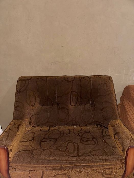 диван и кресло  термо  книжни полка  шкаф для посуди  и полка