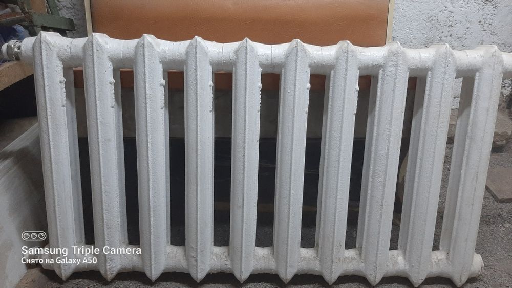 Батареи чугунные 10 секций.