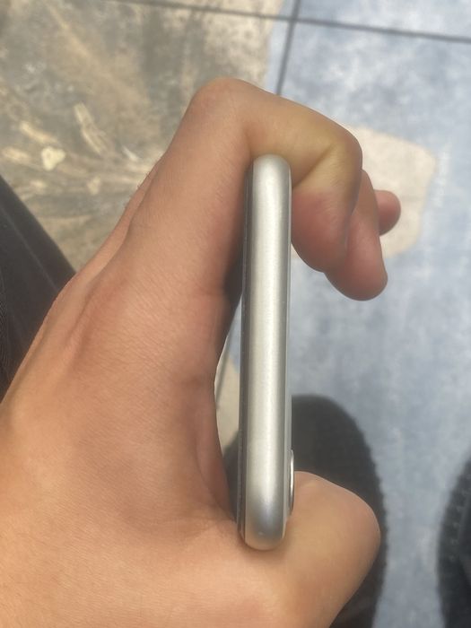 Айфон 11 чотки холатда!