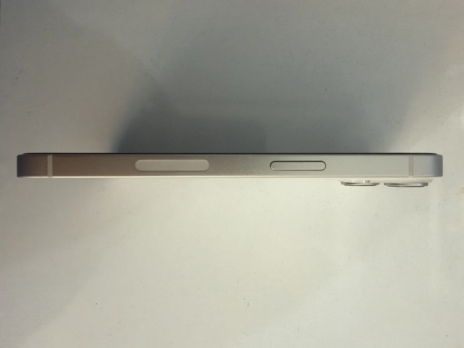 Продавам iphone 14 128GB