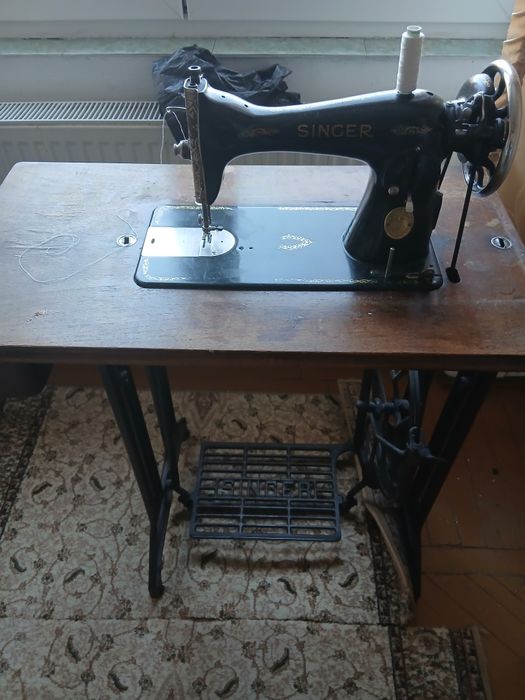 Mașină de cusut SINGER