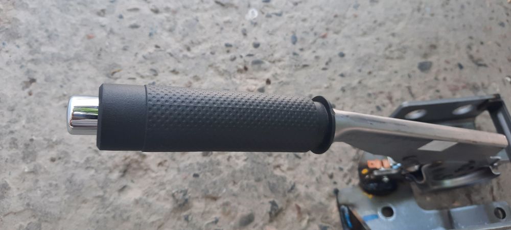 Продам рычаг ручного тормоза от Nexia 3.состояние новое.снято сразу