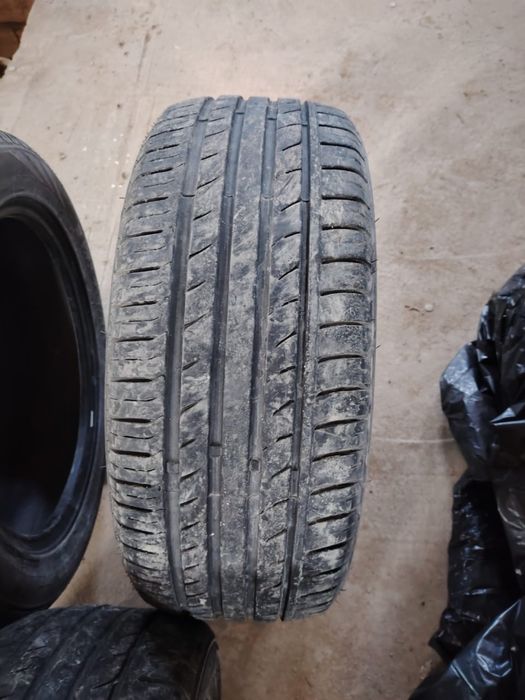 Покрышка летний 215/55/17