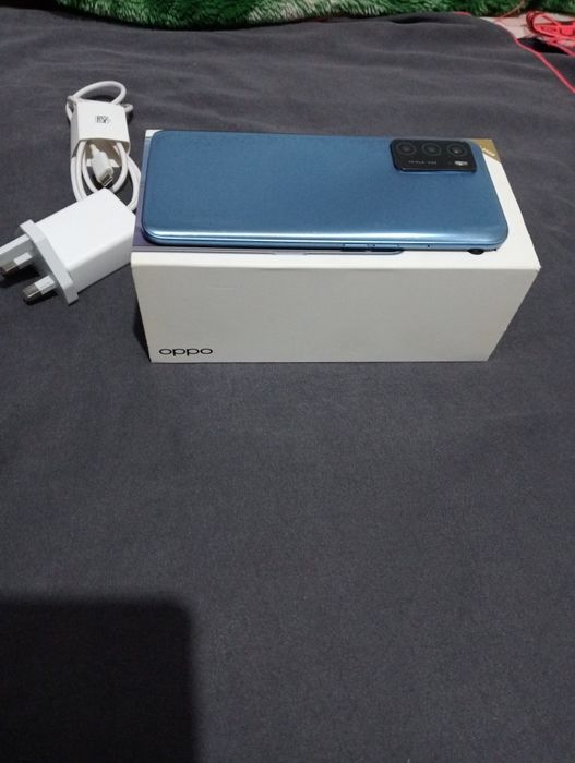 oppo a 16   4/64 gb  ideal holati  dastavkasi narxini ichida