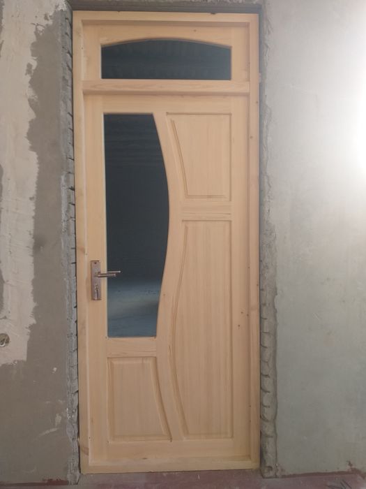 Yogochdan eshik deraza rom buyurtma qabul qilamiz