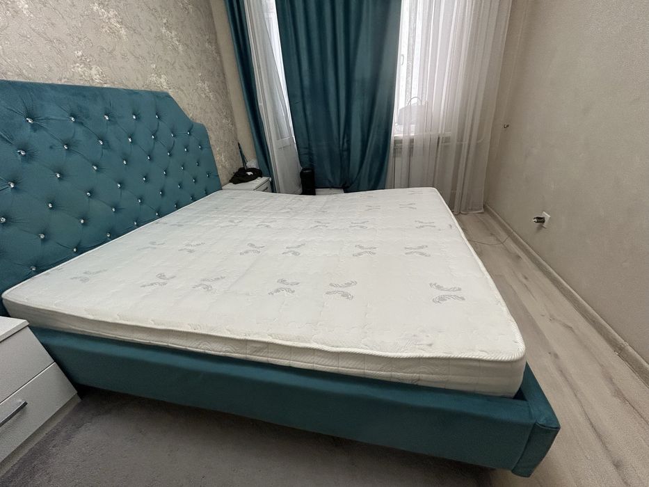 Кровать двуспальная