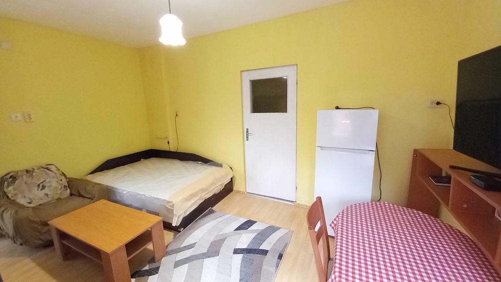 Дава се под наем Едностаен апартамент в София, Хладилника - 30 кв.м за 278.97 € - Снимка #2