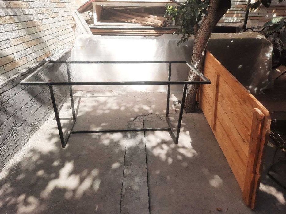 стол 4 штук по очень доступней цене 4 стол сотилади