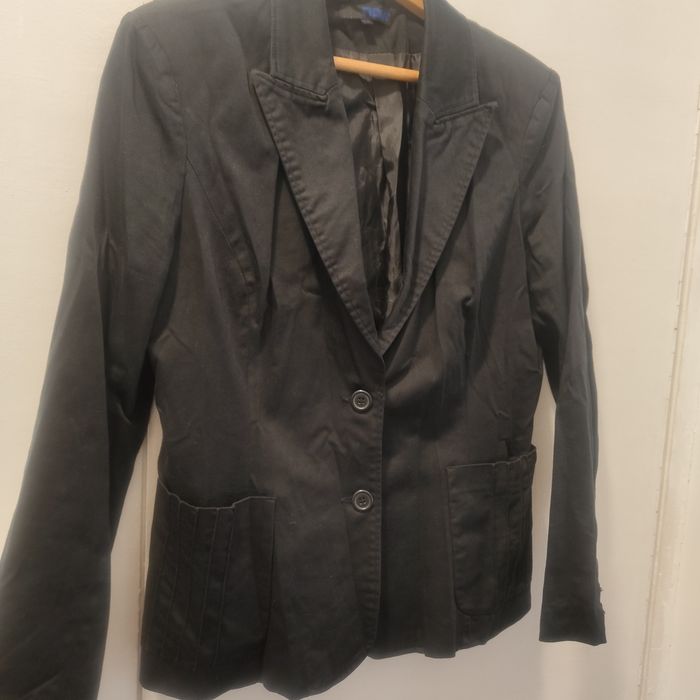 Дамско стилно черно сако