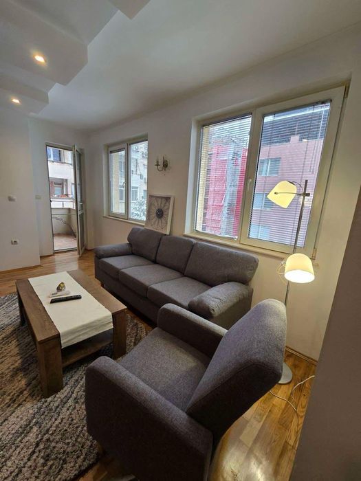 Дава се под наем Тристаен апартамент в Пловдив, Център - 73 кв.м за 500 € - Снимка #4